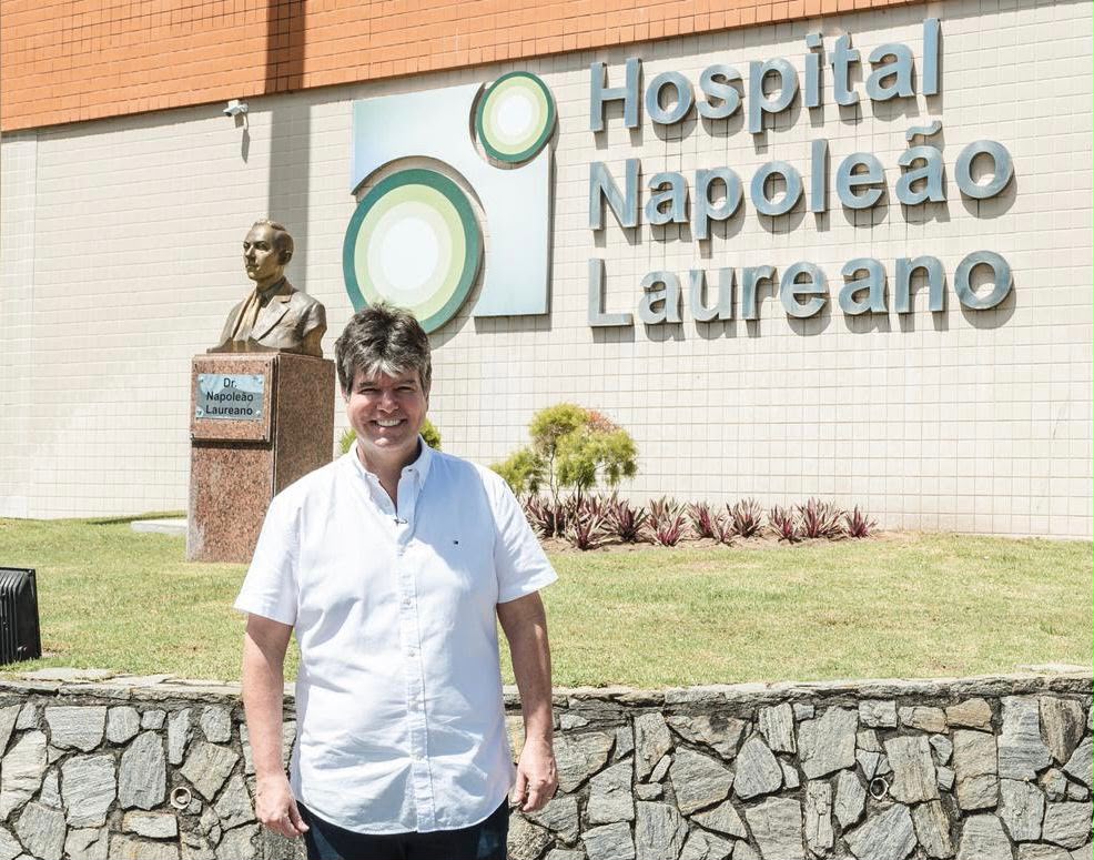 Ruy celebra primeiro ano do robô cirúrgico no Hospital Laureano e defende ampliação da alta tecnologia para pacientes do SUS