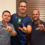 Prefeito de Sobrado, Léo Martins, deixa grupo de Cícero e declara apoio a Lucas Ribeiro para governador da Paraíba