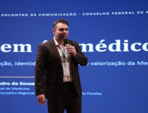 Presidente do CRM-PB participa de evento de apresentação da multiplataforma CRM-PB ON, em Brasília