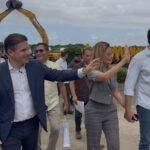 Deputada estadual Danielle do Vale acompanha entrega de máquinas, caminhões e equipamentos agrícolas em cinco municípios paraibanos