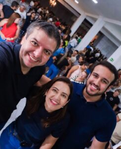 Diego Tavares e Pollyanna Werton reúnem multidão em plenária e reforçam compromisso com o desenvolvimento de Pombal