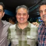 Efraim Filho recebe apoio do prefeito Tarcísio Soares durante agenda política em Caiçara