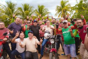 Efraim garante apoio à criação de centro de convivência para mototaxistas de Sousa