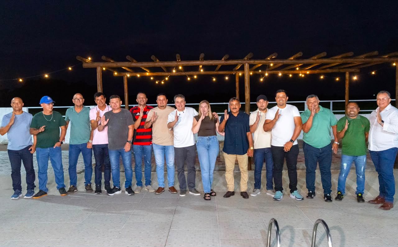 Efraim recebe apoio da prefeita Aliny Povão e de importantes lideranças de Cruz do Espírito Santo 2 efraim1 1
