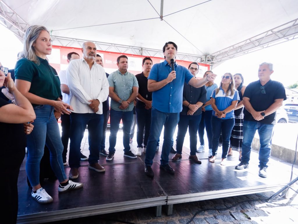 Prefeito Leo Bezerra inaugura primeiro Ecoponto para gerar renda com recicláveis