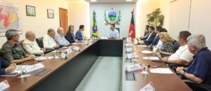 Governador Lucas Ribeiro recebe representantes da Federação das Indústrias para tratar sobre fortalecimento do setor