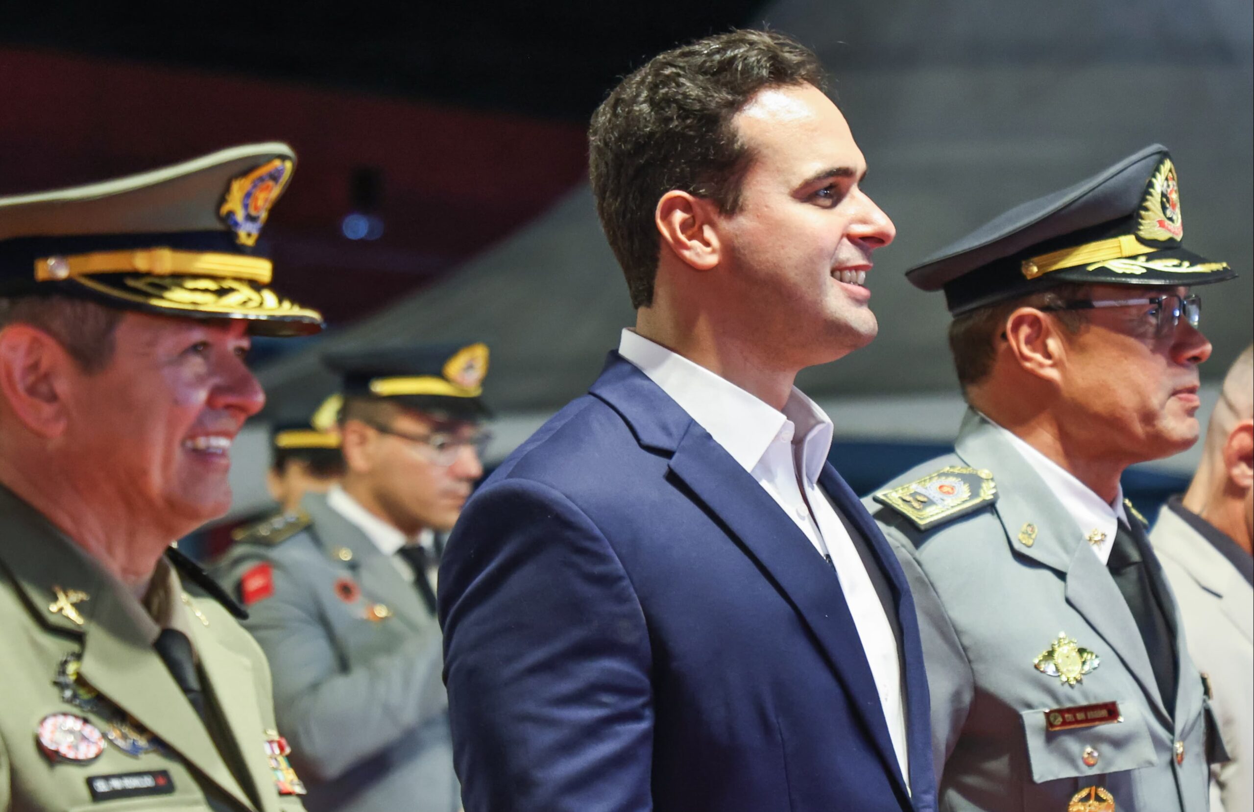 Governador Lucas Ribeiro autoriza convocação de mais PMs e Bombeiros durante formatura de oficiais