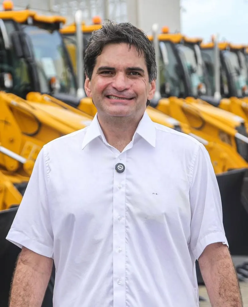 Murilo Galdino realiza entrega de quase R$ 30 milhões em máquinas agrícolas na Paraíba