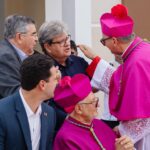 João Azevêdo prestigia posse de novo bispo de Guarabira e destaca investimentos para fomentar  o turismo religioso