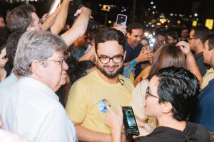 João Azevêdo destaca parceria de Tibério Limeira por Guarabira durante plenária; veja vídeo