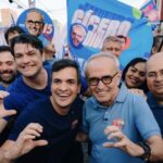 Cícero, Diogo, Veneziano e André reúnem multidão em caminhada pelas ruas de João Pessoa