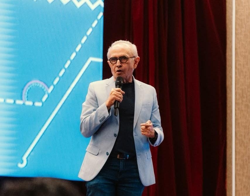 Cícero participa de sabatina com estudantes e apresenta propostas para esporte educação e tecnologia