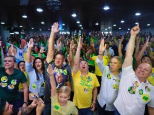 Efraim Filho e Walber Virgolino reúnem multidão em lançamento de campanha em João Pessoa