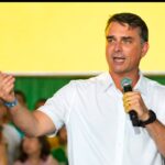 “Efraim tem competência e capacidade”: diz Flávio Bolsonaro durante convenção do PL