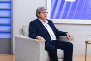 João quer levar ao Brasil modelo de saúde que acabou com filas e ampliou atendimento no interior na Paraíba