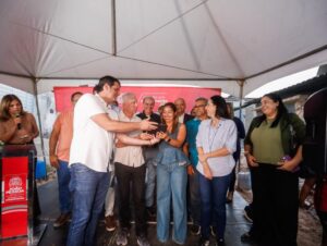 Leo Bezerra autoriza pavimentação de 35 ruas e prepara Alto do Mateus para ficar 100% pavimentado