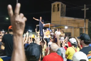 Após 260 km e dez cidades, Lucas encerra 1º dia da caravana com grande comício em Juazeirinho