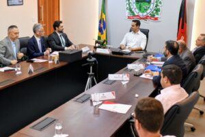 Lucas Ribeiro recebe comitiva da Rivaz e discute instalação da empresa americana na Paraíba