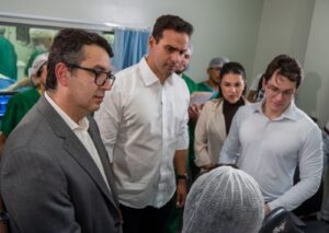 Lucas Ribeiro visita Hospital Metropolitano e destaca importância da unidade na Saúde da Paraíba