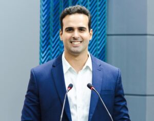 DEBATE NA REDE ITA: Lucas anuncia ampliação do Centro do Autista de Campina e nova UTI aérea