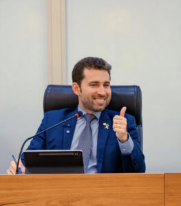 Michel Henrique desponta entre os quatro deputados mais lembrados por eleitores de João Pessoa para retornar à Assembleia