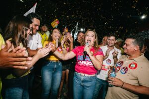 CARREATA DE LARÚCIA MOVIMENTA MARIZÓPOLIS E REÚNE APOIADORES DO ALTO SERTÃO