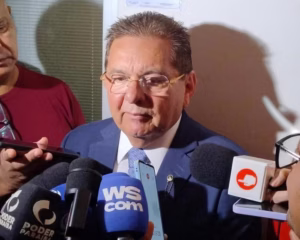 Bandidos assaltam residência do presidente da ALPB; Adriano Galdino e a esposa foram trancados em um quarto