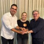 Prefeita Aliny Povão fortalece base governista ao trocar apoio a Efraim e Veneziano por Lucas e João