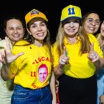 Primeira-dama Camila Mariz empolga grande público em caminhada no bairro das Malvinas, em Campina