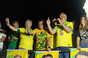 Alfredo Gaspar destaca força de Efraim nas ruas após acompanhar Caravana 22 pelo Sertão: “O povo te abraçou”
