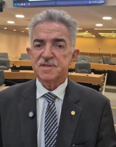 João Gonçalves vota contra suspensão de sessões ordinárias na ALPB e defende assiduidade durante campanha: “o parlamentar tem que trabalhar os 4 anos”