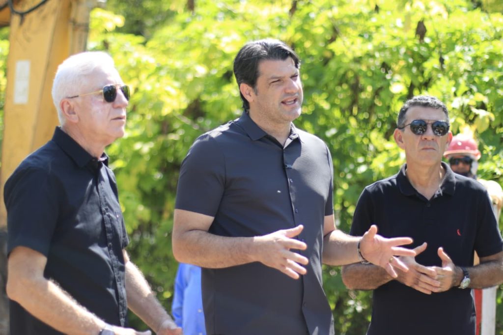 Leo Bezerra acelera obra de drenagem para acabar com alagamentos no Aratu