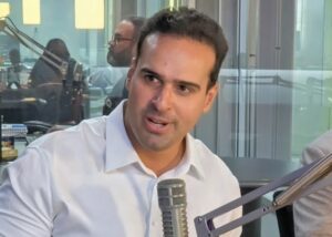 Em debate, Lucas anuncia R$ 15 milhões para startups e novo distrito industrial em Campina Grande