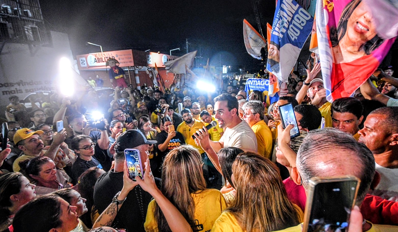 Time Completo: Lucas, João e Nabor comandam grande caminhada no bairro de Mangabeira