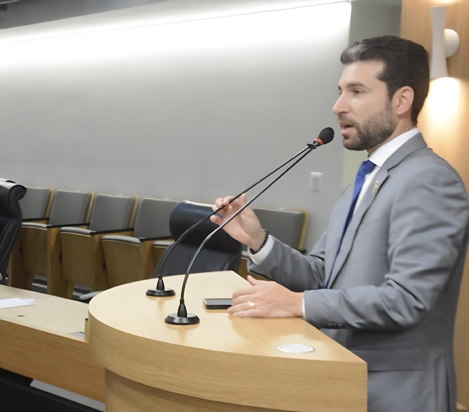 Após cobrança de Michel Henrique, Prefeitura de Monteiro emite nota sobre caso de criança autista perfurada por professora com seringa em creche