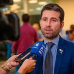 Aprovado projeto de Michel Henrique que cria salas de acolhimento para mulheres e crianças vítimas de violência