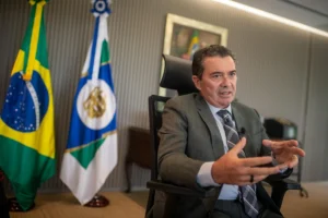 Irmão de Veneziano, presidente do TCU se beneficia de obra em aeroporto que ele articulou
