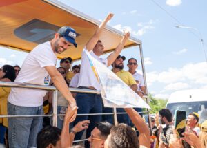 No Alto Sertão, Wilson Filho participa de caravana com a majoritária e mostra força política com prefeitos da região