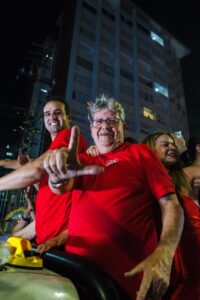 João Azevêdo comemora vitória de Lula: “A dignidade e o respeito venceram”