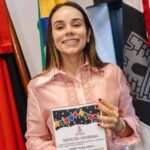 Camila Mariz é homenageada em sessão solene na Câmara Municipal de João Pessoa e reforça compromisso com a proteção das mulheres