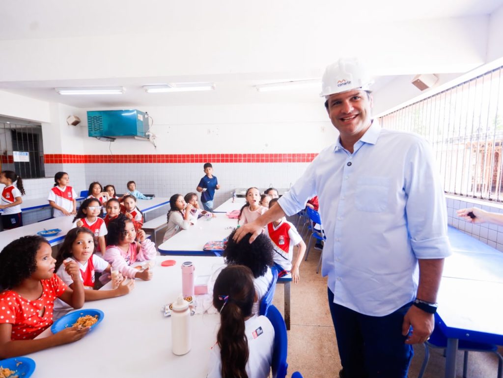 Leo Bezerra inspeciona obras para dobrar oferta de vagas de escola no Colinas do Sul e celebra avanço de sete unidades na região