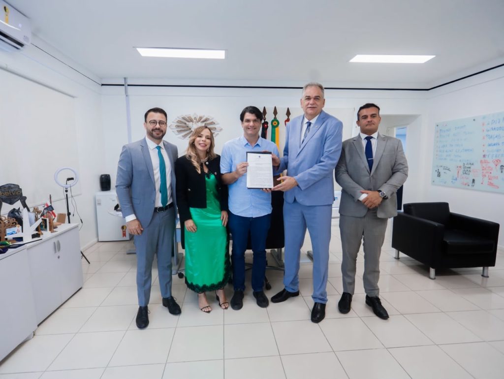 Leo Bezerra firma acordo com TJPB para ampliar a desjudicialização em benefício da população