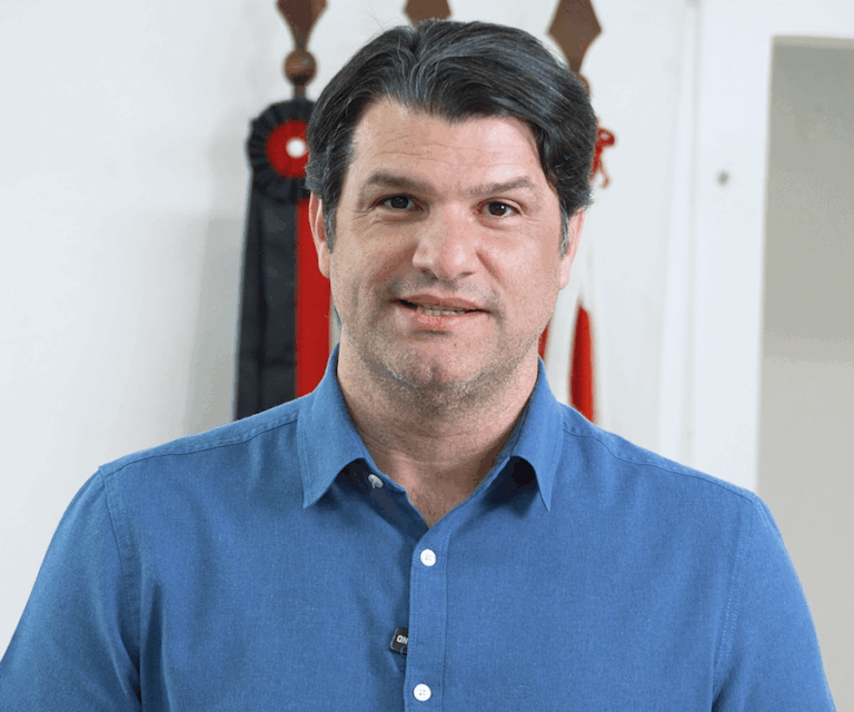 Leo Bezerra anuncia pagamento de salários de outubro e ponto facultativo na sexta-feira, dia 30