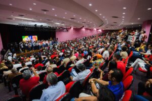 Lucas reúne mais de 100 prefeitos e lideranças políticas em Campina Grande pela reeleição de Lula